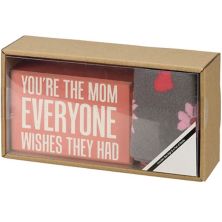 Автор Кэти: «Ты мама, которую все хотели бы иметь» Подарочный набор с вывеской и носками By Kathy