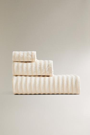 WAFFLE TEXTURE TOWEL Zara Home