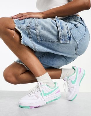Бело-зеленые кроссовки Nike Gamma Force Nike