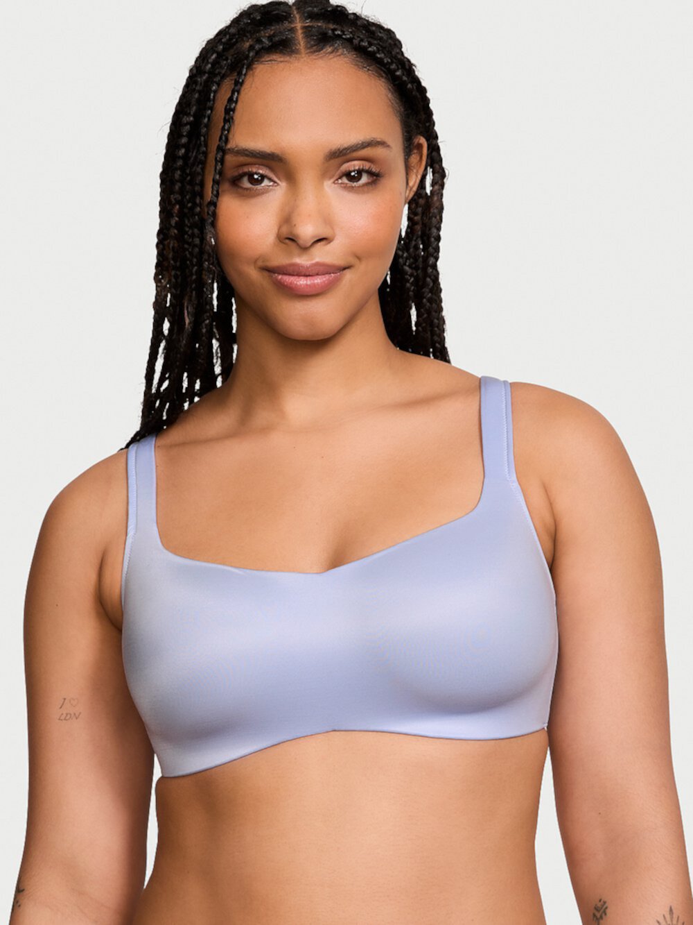 Lightly Lined Smooth Scoop Wireless Lounge Bra Body by Victoria