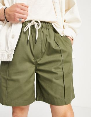 Зеленые шорты чинос со складками Pull&Bear Pull&Bear