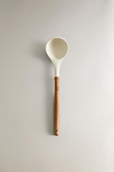 SILICONE AND WOODEN LADLE Zarahome