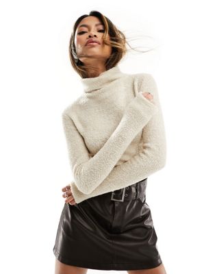 Белоснежный свитер с воротником-воронкой NA-KD NAKD
