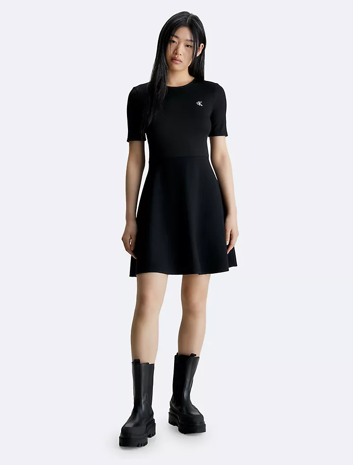 Платье приталенного кроя с вырезом и логотипом Calvin Klein