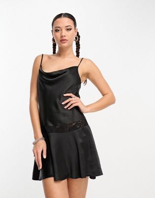 Черное атласное платье мини с кружевными вставками Motel Motel