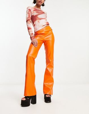 Оранжевые широкие брюки из искусственной кожи Heartbreak — часть комплекта Heartbreak