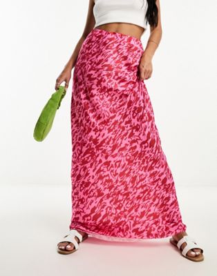 Атласная юбка макси с красно-розовым леопардовым принтом Style Cheat Style Cheat