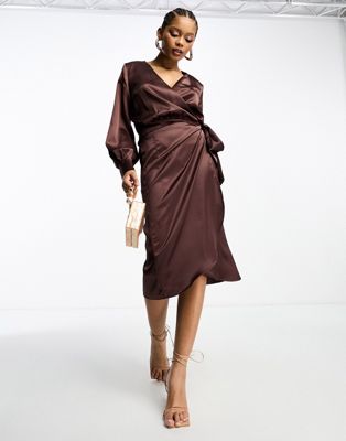 Шоколадно-коричневое атласное платье миди с запахом Never Fully Dressed NEVER FULLY DRESSED