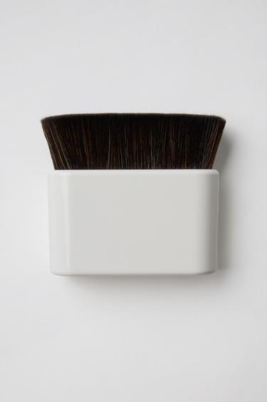 BODY BRUSH ZARA