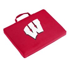 Кушетка для болельщиков Wisconsin Badgers с ручкой для переноски 35.6 см x 27.9 см x 5.1 см, Полиэстер Logo Brand