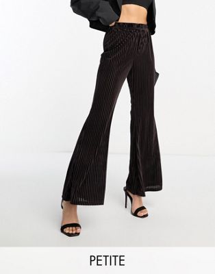 Шоколадно-коричневые широкие брюки из бархата и плиссе Urban Threads Petite — часть комплекта Urban Threads