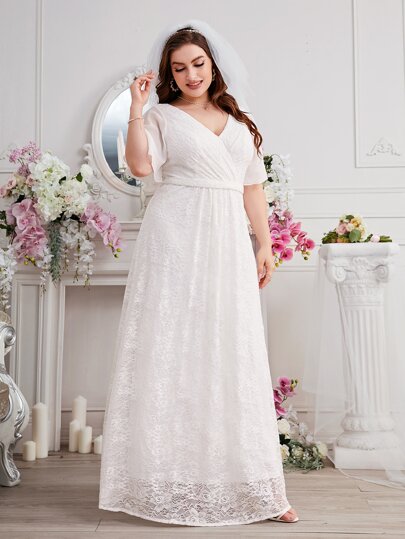 размера плюс Свадебное платье с v-образным вырезом с рукавами-бабочками кружевной без фаты SHEIN