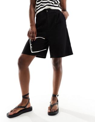 ONLY linen mix bermuda shorts in black  ONLY