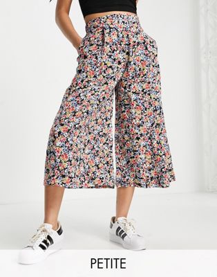 Укороченные широкие брюки с цветочным принтом New Look Petite New Look