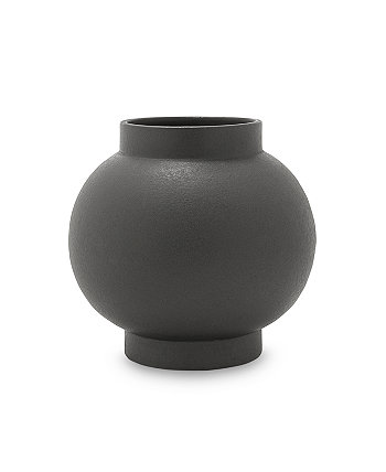 Округлая фарфоровая ваза, созданная для Macy's Hotel Collection
