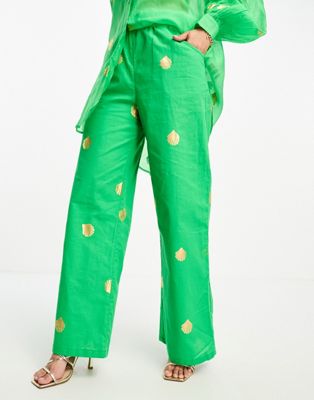 Широкие брюки зеленого цвета с эффектом металлик Never Fully Dressed — часть комплекта NEVER FULLY DRESSED