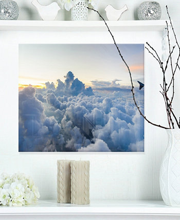 Designart 'Голубые тяжелые облака в небе' Современная металлическая настенная живопись с пейзажем - 20 "X 12" Design Art