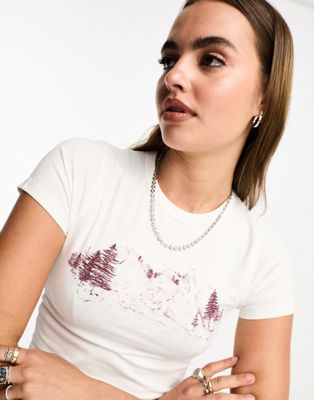 Приталенная микро-футболка из хлопка с винтажным принтом в виде гор COTTON ON