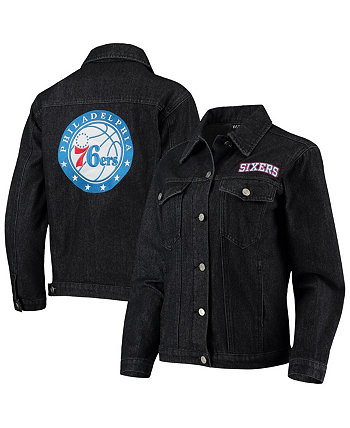 Женская черная джинсовая куртка на пуговицах Philadelphia 76ers с нашивками The Wild Collective