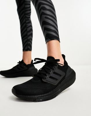 Унисекс кроссовки для бега Adidas Ultraboost Light в черном цвете Adidas