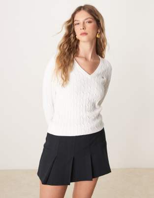 GANT cotton cable knit V-neck sweater with logo in white Gant