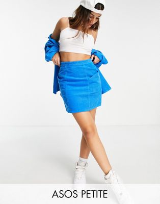Синяя вельветовая юбка с боковыми карманами ASOS DESIGN Petite — часть комплекта ASOS Petite