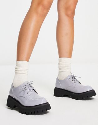 Серебристые туфли на шнуровке с эффектом металлик Koi Footwear Koi Footwear
