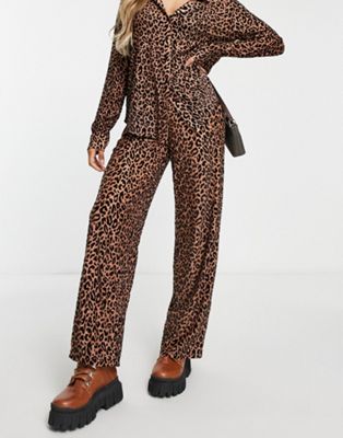 Широкие брюки с леопардовым принтом The Frolic в составе комплекта. The Frolic