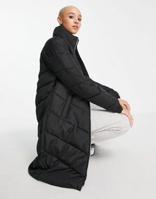 Черное удлиненное дутое пальто с узором шеврон JDY JDY
