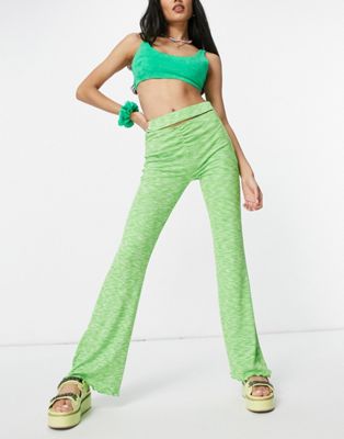 Зеленые расклешенные брюки с открытыми швами Bershka Bershka