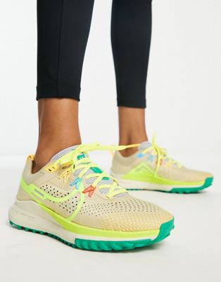 Золотистые кроссовки Nike React Pegasus Trail 4 Nike