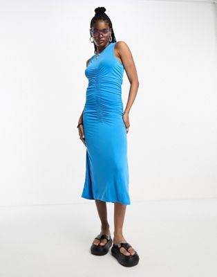 Синее трикотажное платье миди без рукавов со сборками спереди Object Object