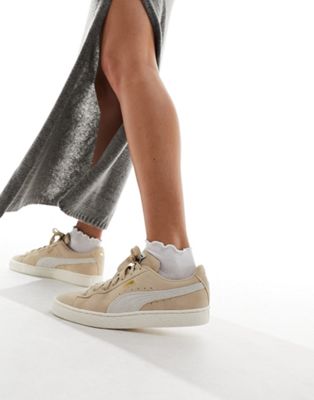  Бежевые кеды PUMA Suede с белыми деталями для женщин, категория Lifestyle Sneakers PUMA