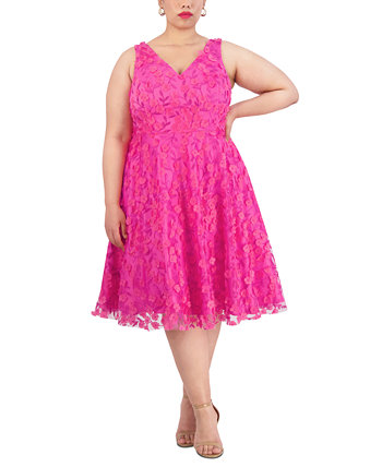 Платье больших размеров с объемной цветочной аппликацией и расклешенным силуэтом Eliza J