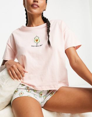 Розовые пижамные шорты с надписью New Look авокадо New Look