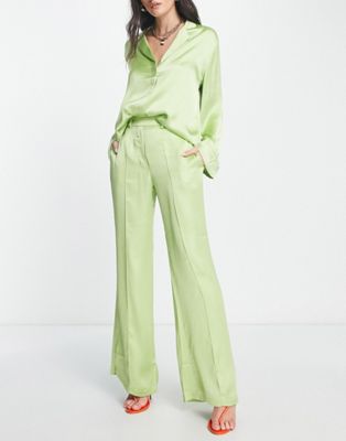 Зеленые брюки Pretty Lavish - часть комплекта. Pretty Lavish