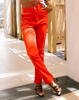 Ярко-красные узкие брюки из искусственной кожи Labelrail x Eva Apio — часть комплекта Labelrail