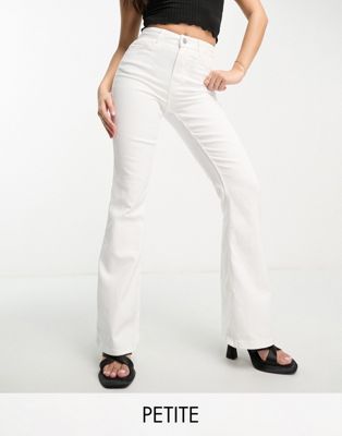 Белые расклешенные джинсы Pieces Petite Peggy Pieces