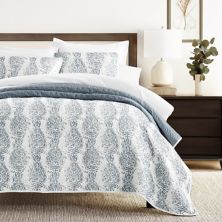 Home Collection All Season Distressed Damask Reversible Quilt Set with Shams Home Collection