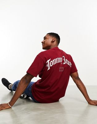 Красная непринужденная футболка с логотипом на арке на спине Tommy Jeans Tommy Jeans