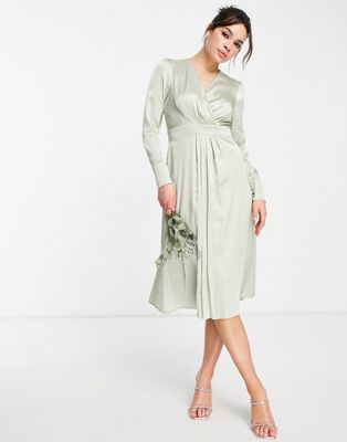 Атласное платье с запахом и длинными рукавами TFNC Bridesmaid TFNC
