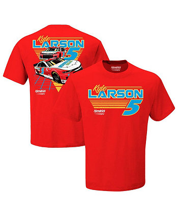 Мужская красная футболка с изображением двух точек Kyle Larson HendrickCars.com Throwback Hendrick Motorsports Team Collection