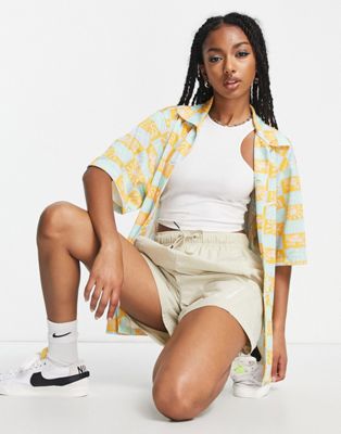 Женская Рубашка с Воротником-Ревером Nike в Желтом Цвете Nike