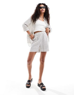 ONLY linen mix pull on shorts in white with gray stripe - part of a set  ONLY