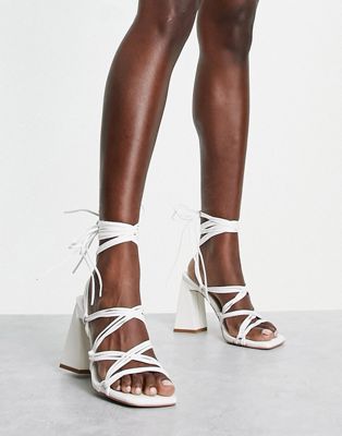 Белые босоножки на каблуке с завязками на щиколотке Simmi London Paris SIMMI Shoes