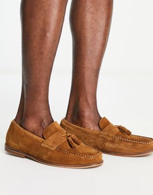 Schuh rich tassel loafers in tan suede Schuh