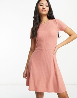 Женское платье-футляр короткого кроя в розовом цвете от ONLY ONLY