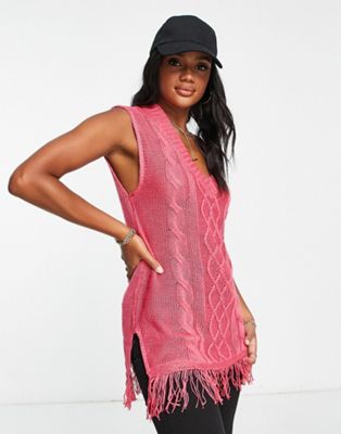 Ярко-розовый свитер без рукавов с v-образным вырезом и бахромой по низу Threadbare Tango Threadbare