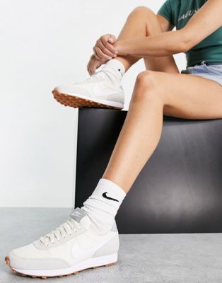 Белые кроссовки Nike Daybreak Nike