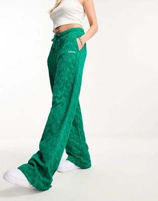 Зеленые махровые брюки Nicce rue Nicce